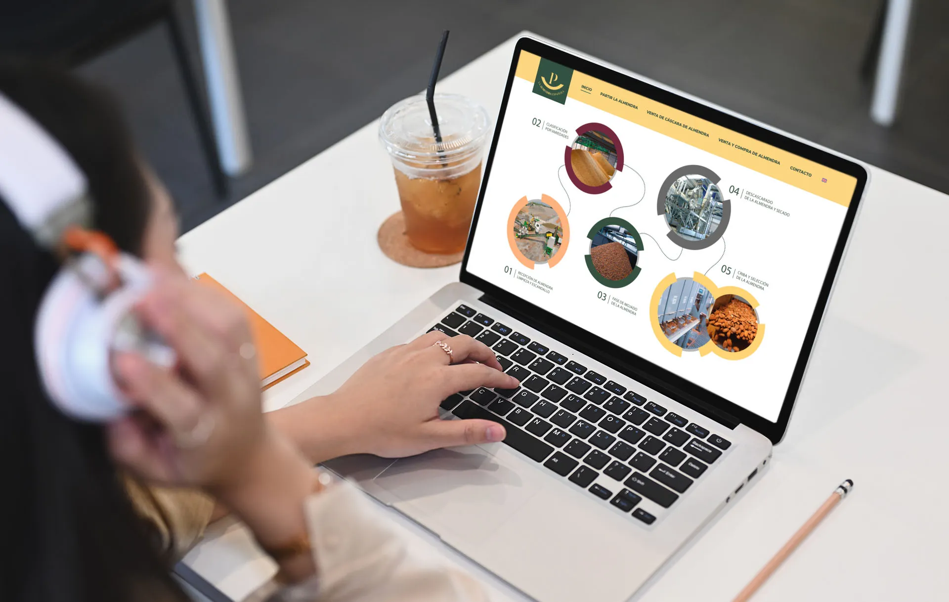 Partidora d’ametlles - Imatge 1