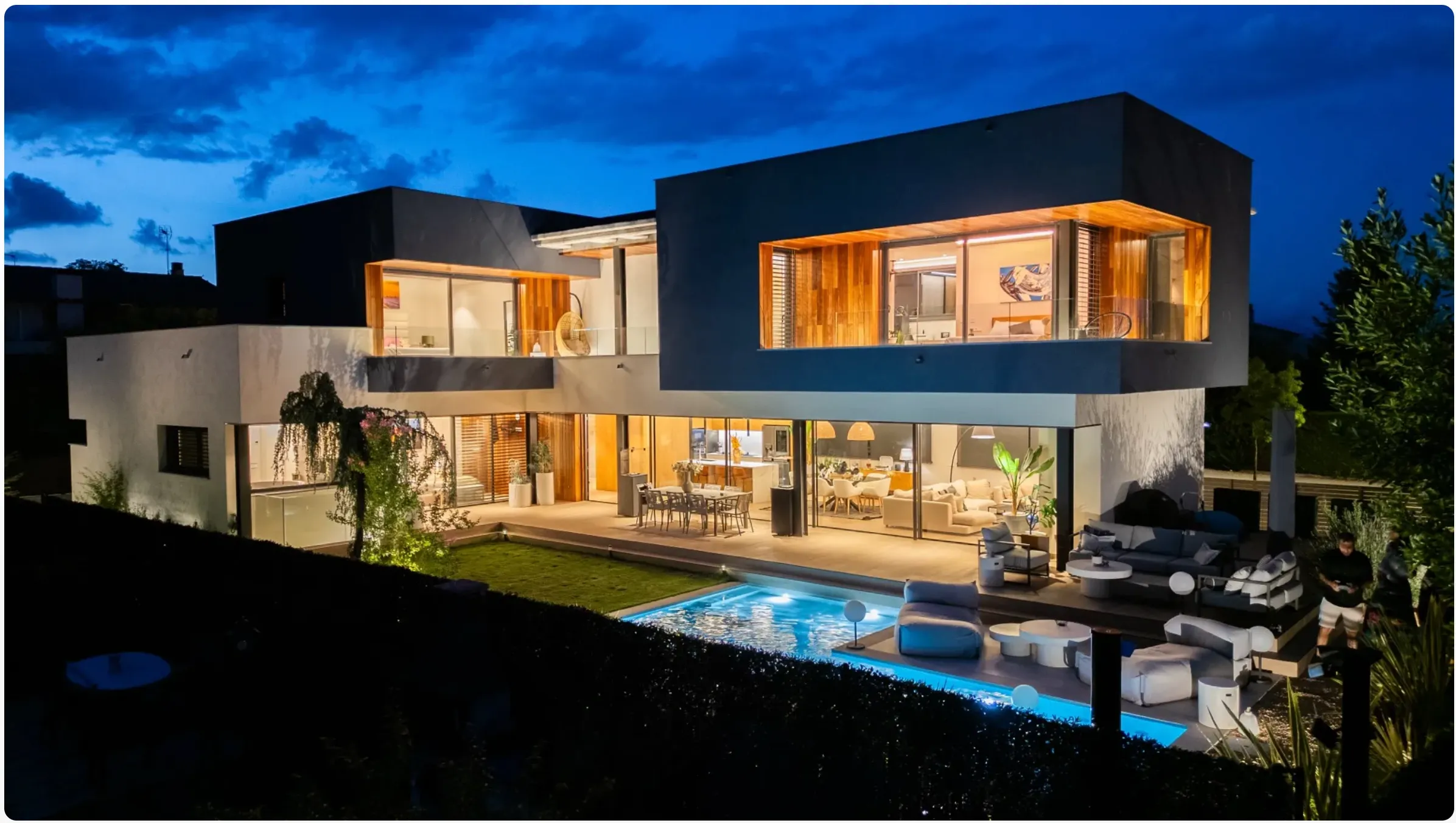 Instal·lacions elèctriques i fotovoltaiques Instal·lacions elèctriques i fotovoltaiques